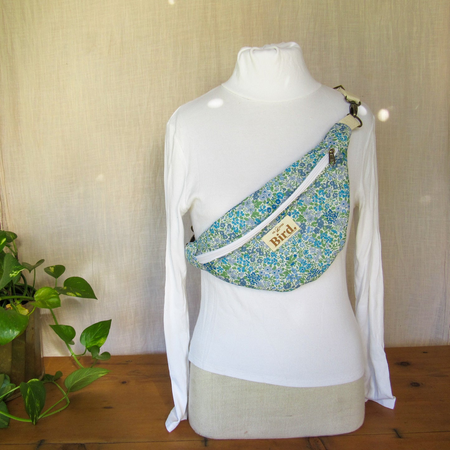 Lily moonbag