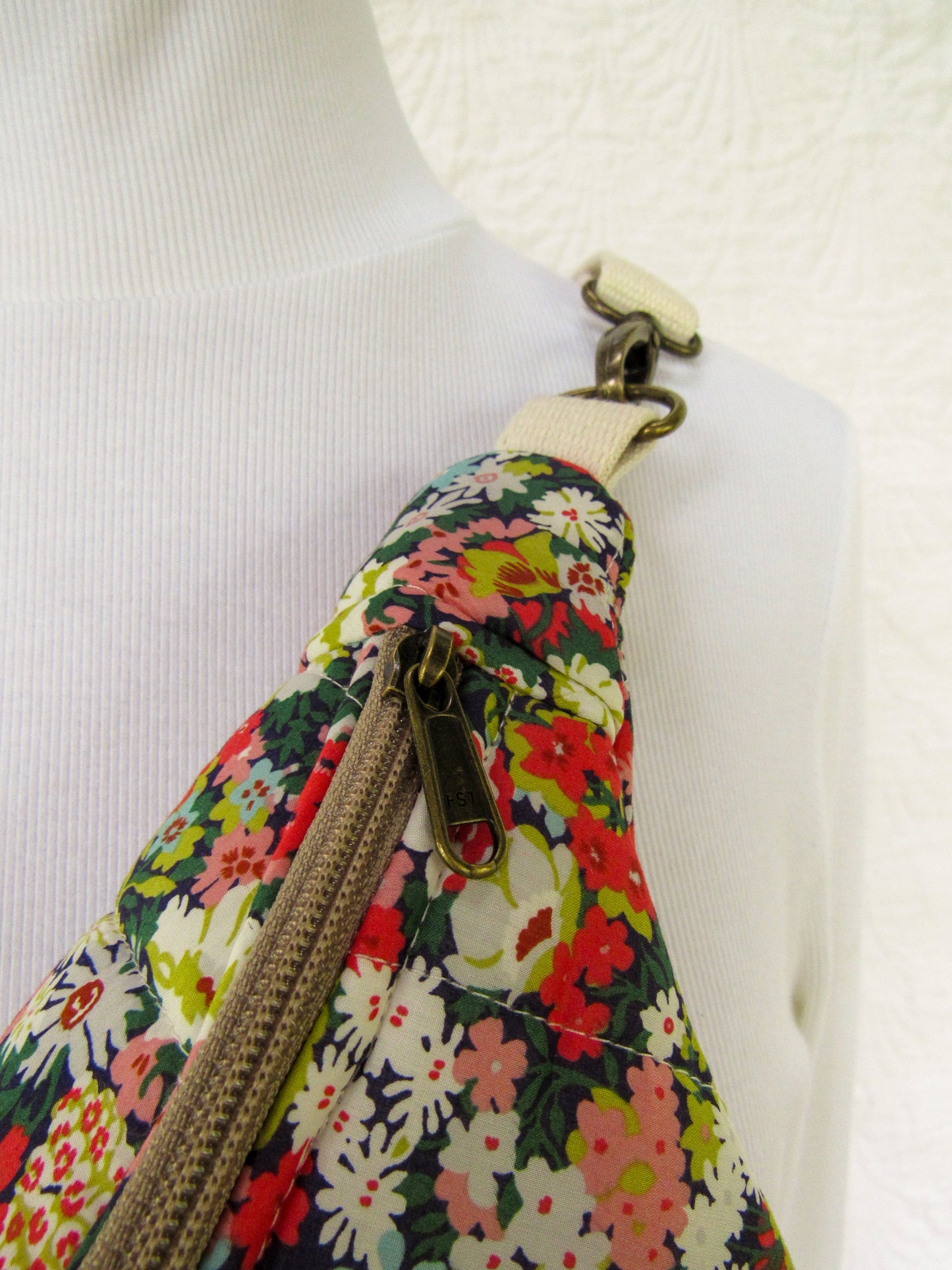 Meadow moonbag
