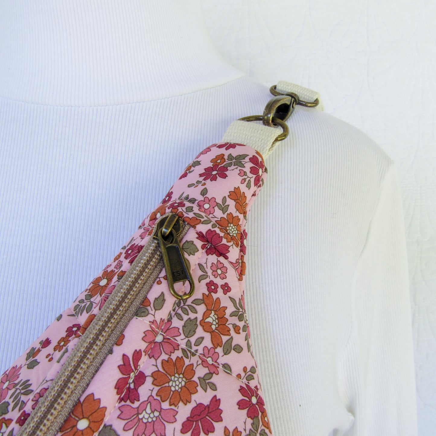 Elizabeth moonbag
