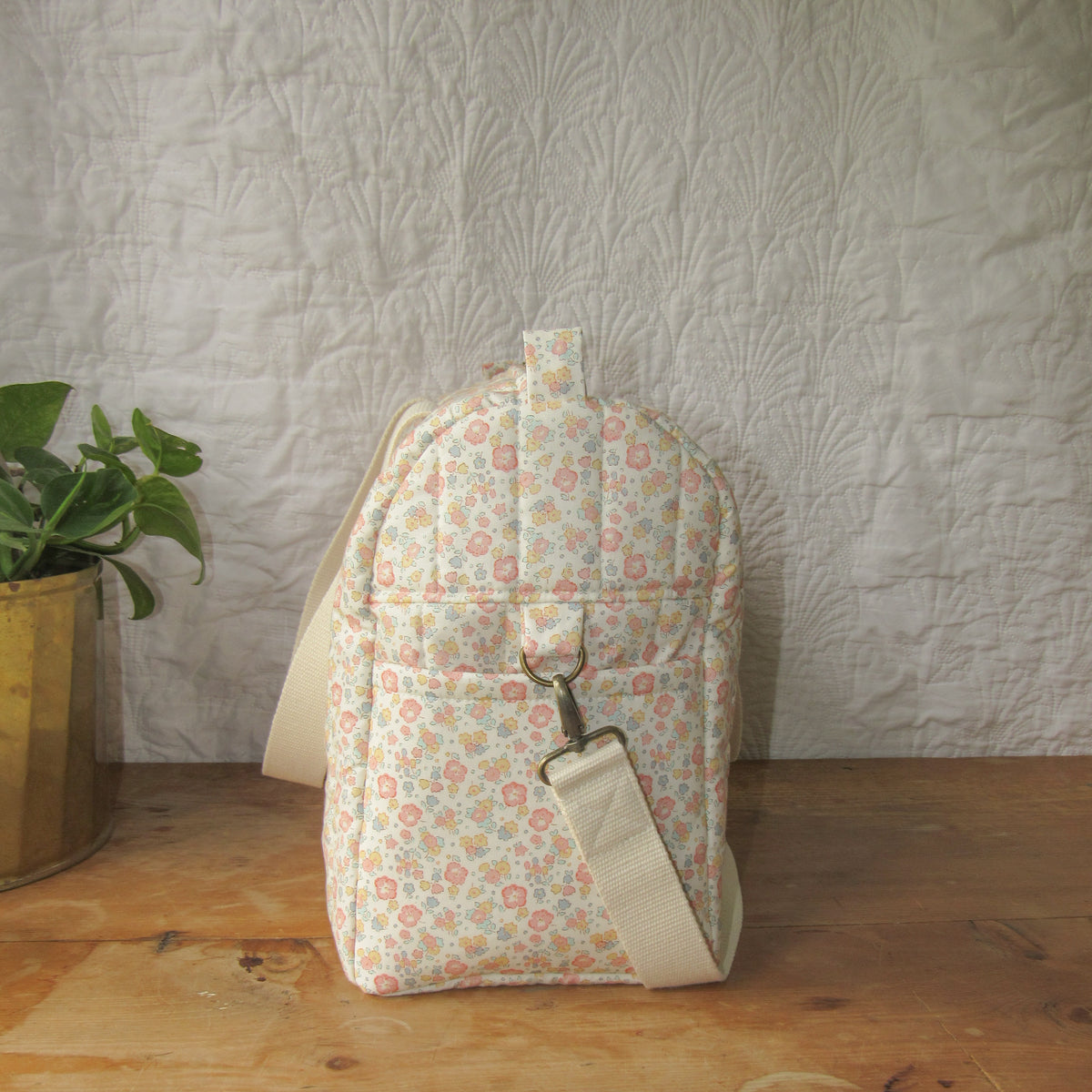 Coastal flowers quilted duffelbag