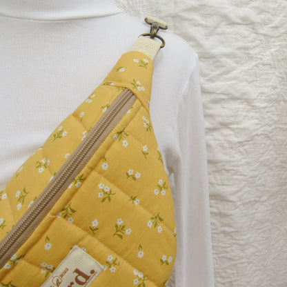 Buttercup moonbag